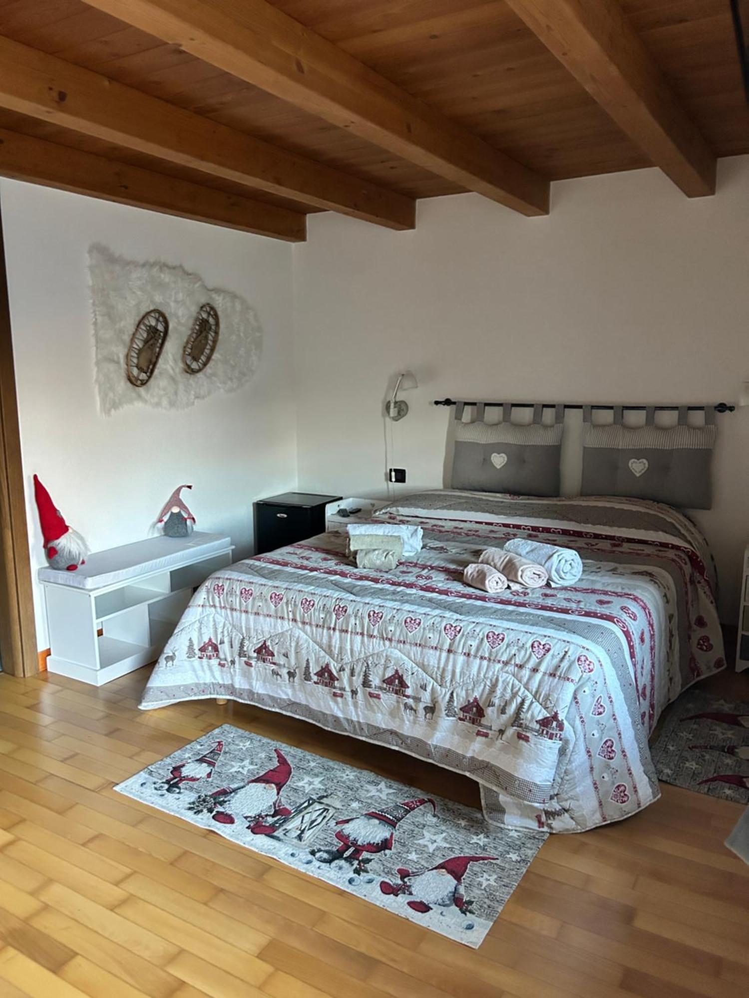 Hotel Lo Sougnet à Hone Extérieur photo